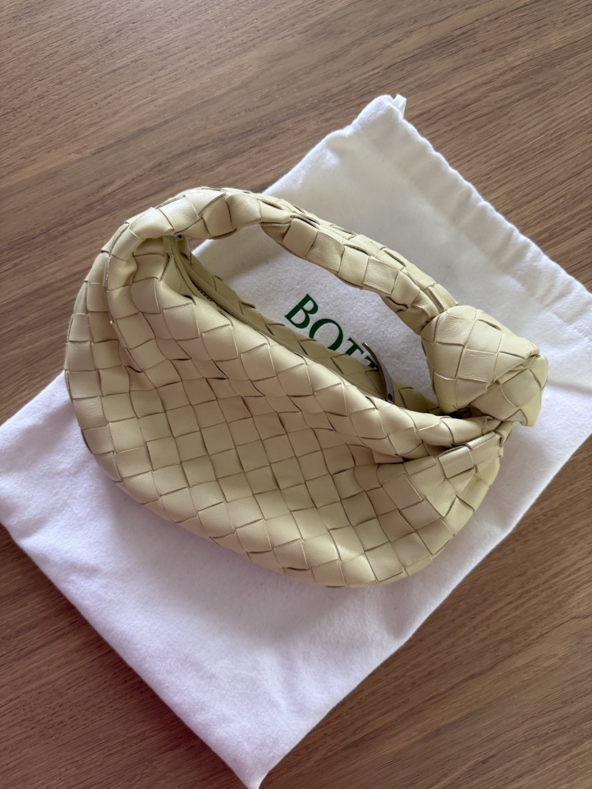 Pre-owned: Auth Bottega Veneta Leather Mini Jodie Knot handbag Ice Cream yellow