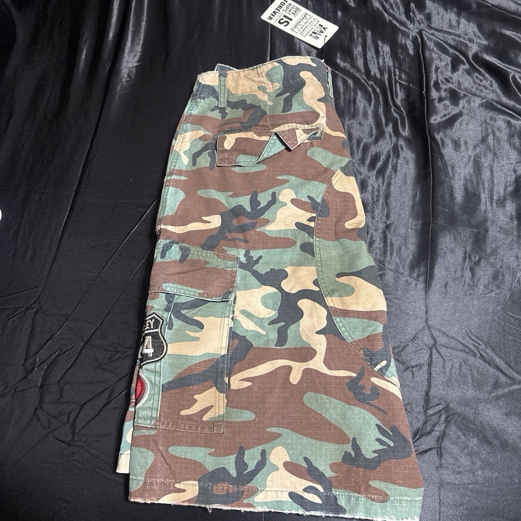 Vale forever Camo shorts