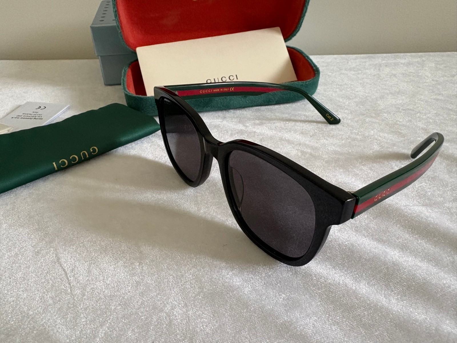 Authentic New Gucci GG0848SK 001 Black Green Red Stripe Grey Sunglasses