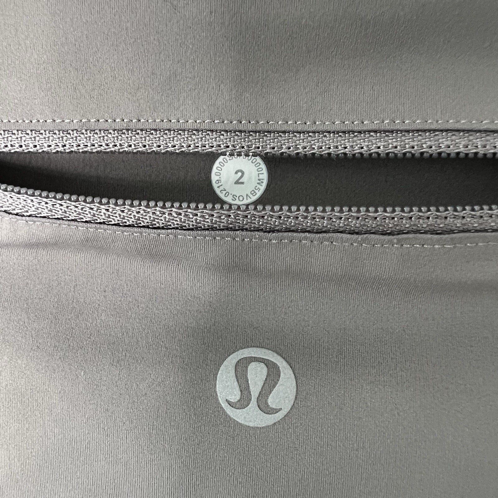 Lululemon Speed Wunder Tight Asym Half Moon/Light Chrome Size 2