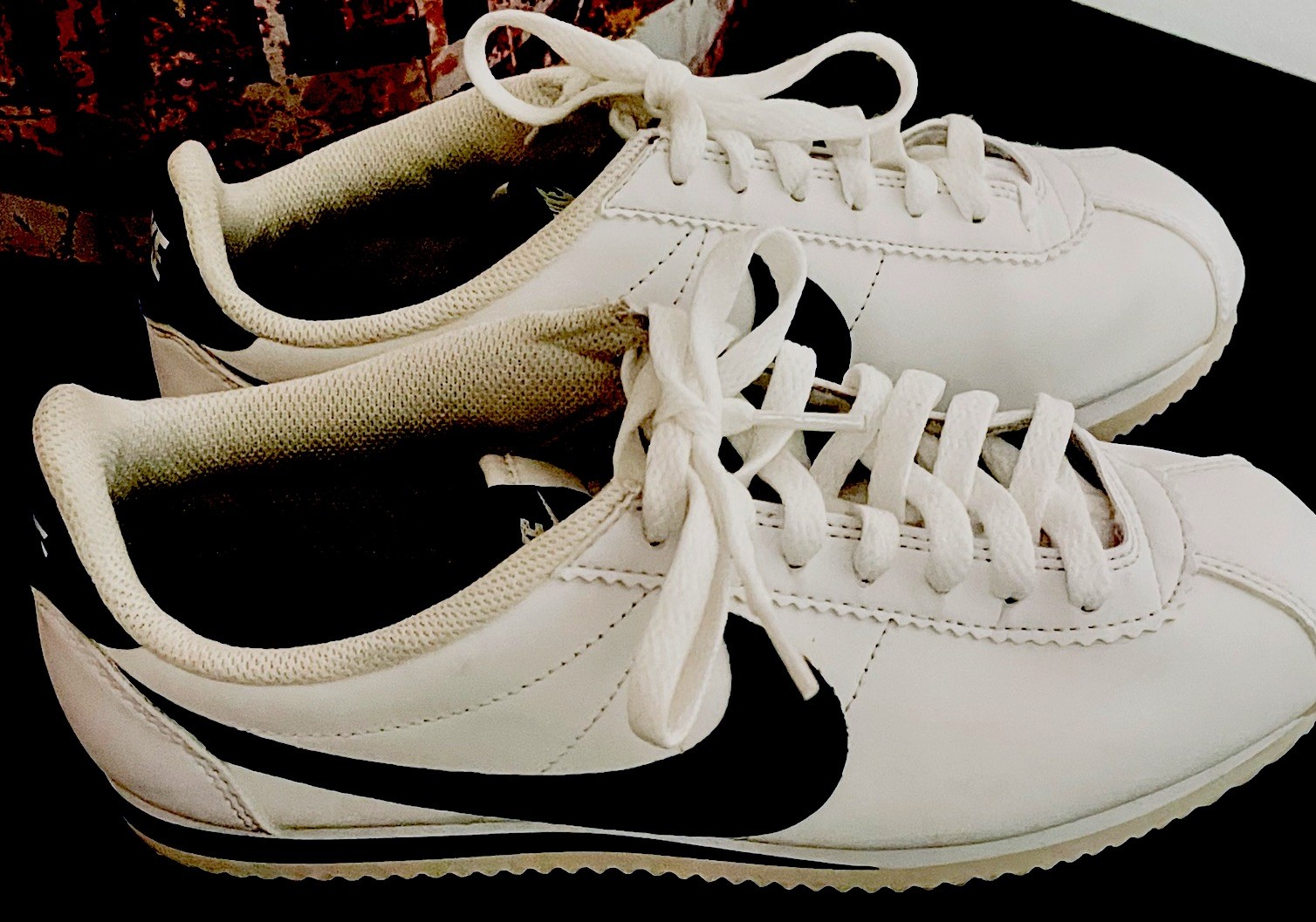 Nike Classic Cortez Leather White/Black Low Top Lace-Up Sneakers 807471-101