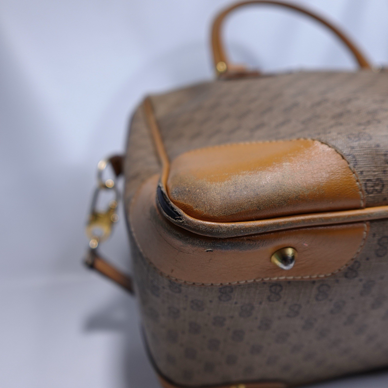 Vintage Gucci GG Supreme Monogram Boston Bag Tan Leather Italy Need Light Repair