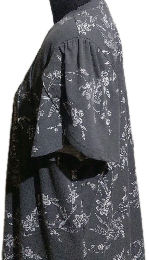 Anyhold XL Gray White Floral Pullover Top Layered Short Bell Sleeve Pleat Front