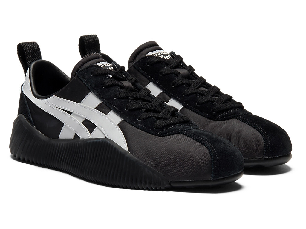 Onitsuka Tiger ACROMOUNT 1183B257 001 BLACK WHITE
