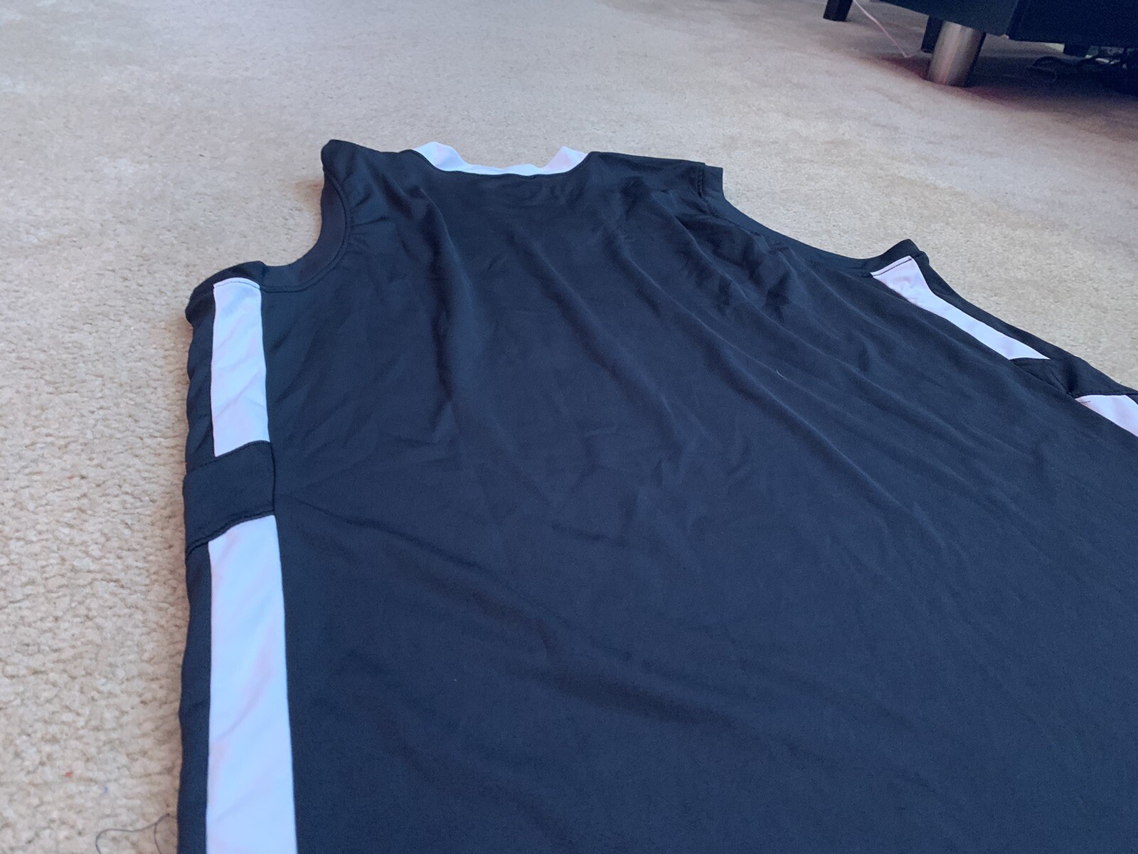 CHAMPRO BLACK WHITE JERSEY VARIES SIZES MeNS BIN 5