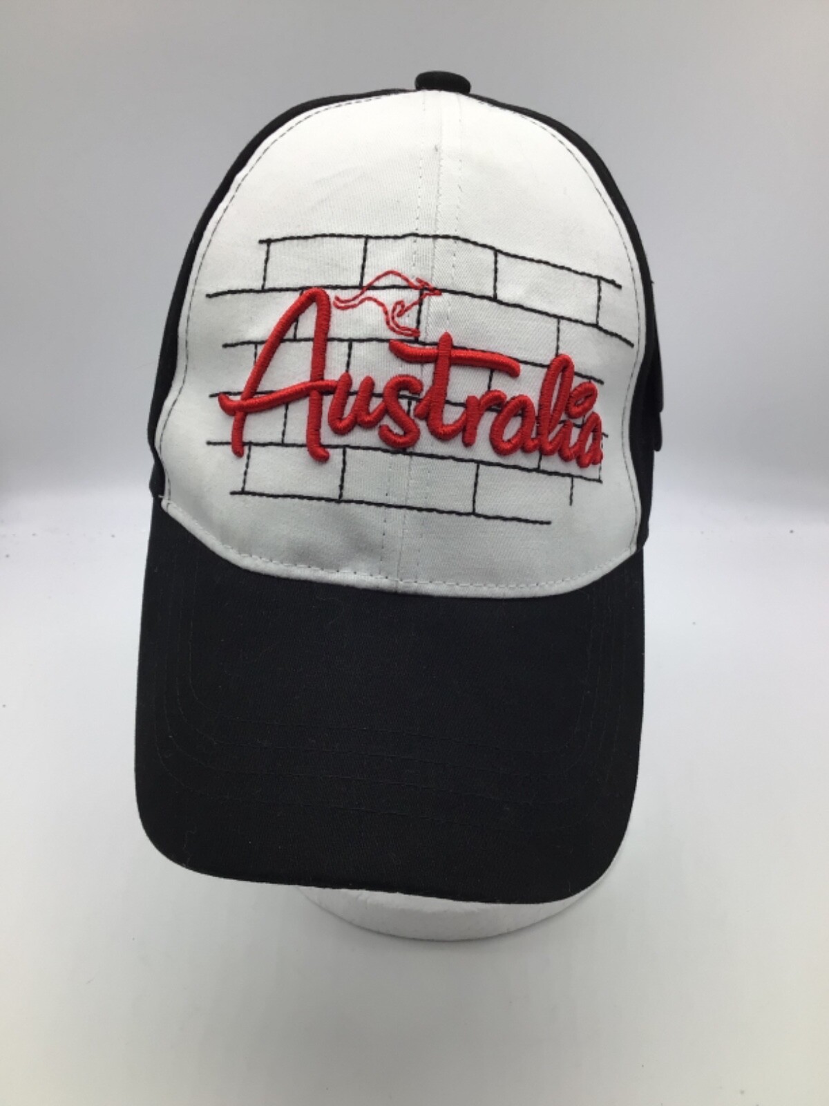 Australia (Kangaroo) Black/White Adjustable Baseball Cap New with Tags H4