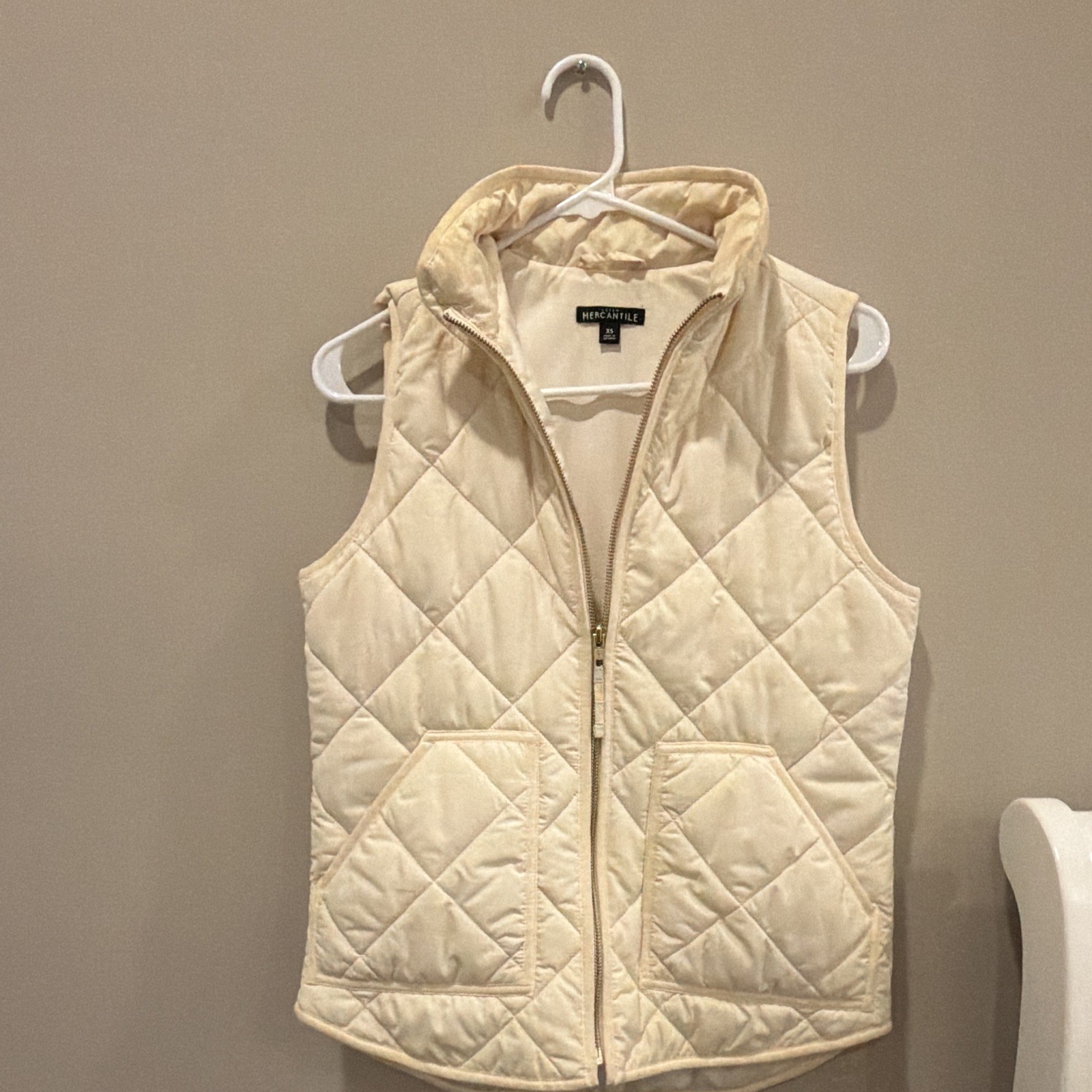 J.CREW Mercantile Women’s XS Beige Quilted Vest Full Zip Pockets Short