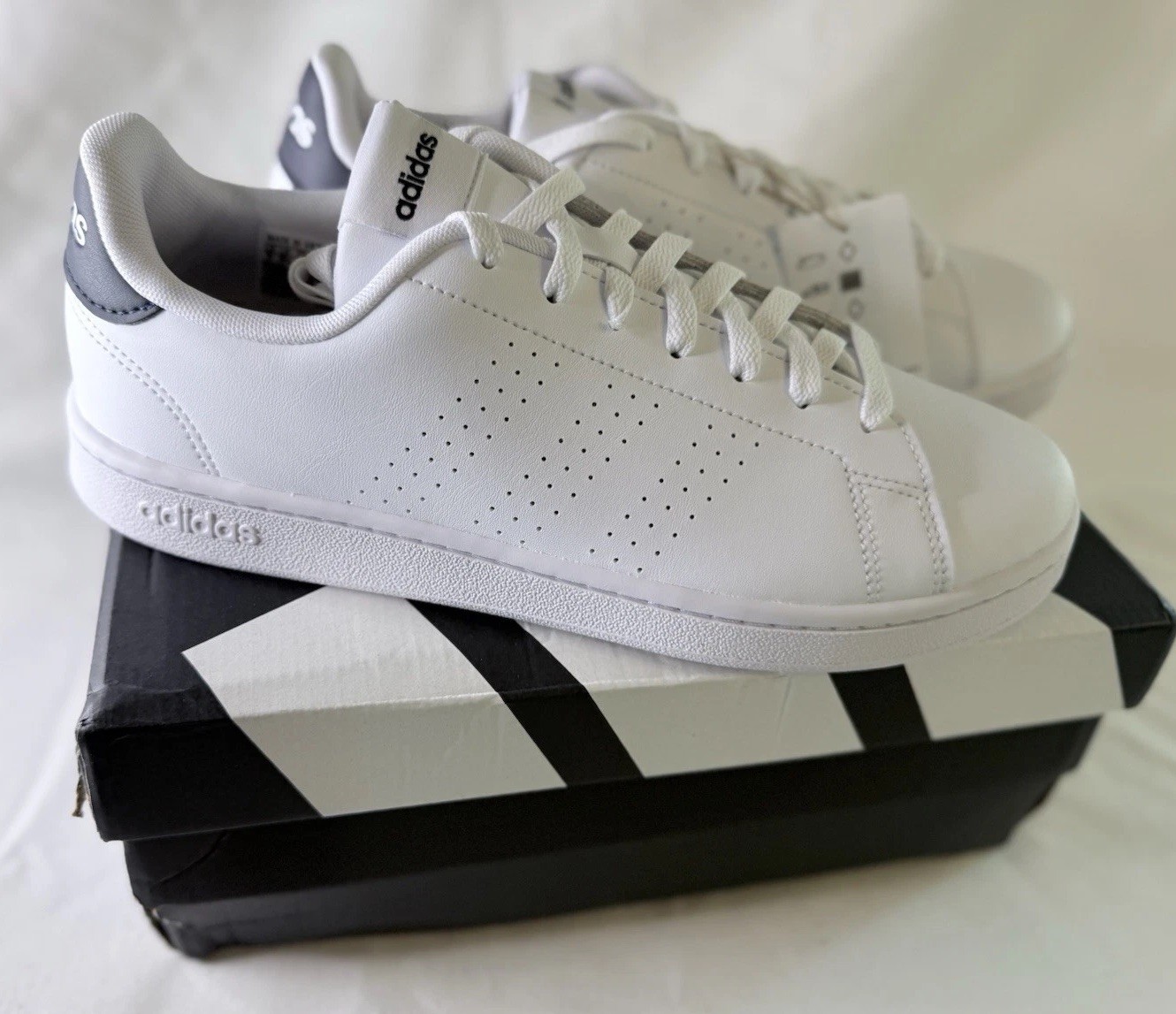Adidas Advantage Men’s Low-Top Leather Lace-Up Sneaker White/Black GZ5299 NIB