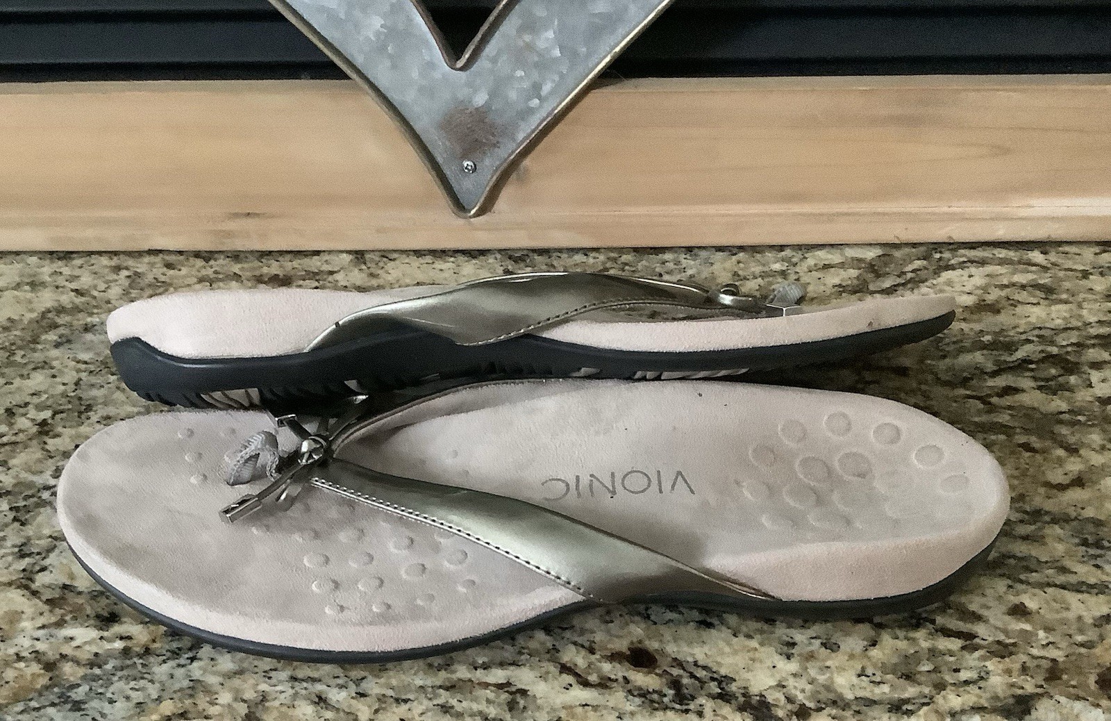 Vionic Bella II Pewter Orthotic Bow Tie Sandals Womens Size 10