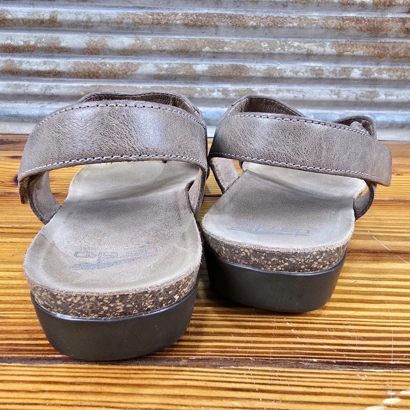 $130 DANSKO US 10.5-11 EU 41 Stone Leather REECE Sandals 6024795300 Pristine!!