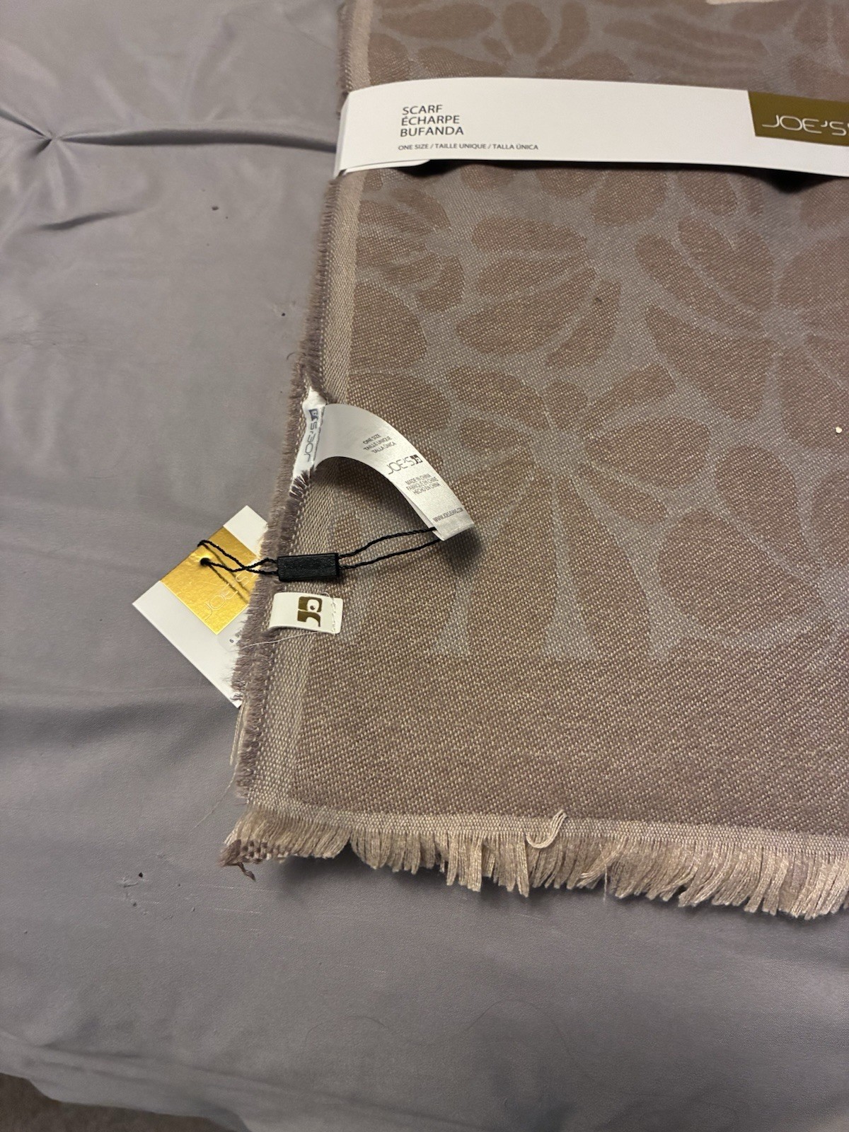 JOE’S Designer Scarf Never Been Used Perfect Beautiful For Any Occasion