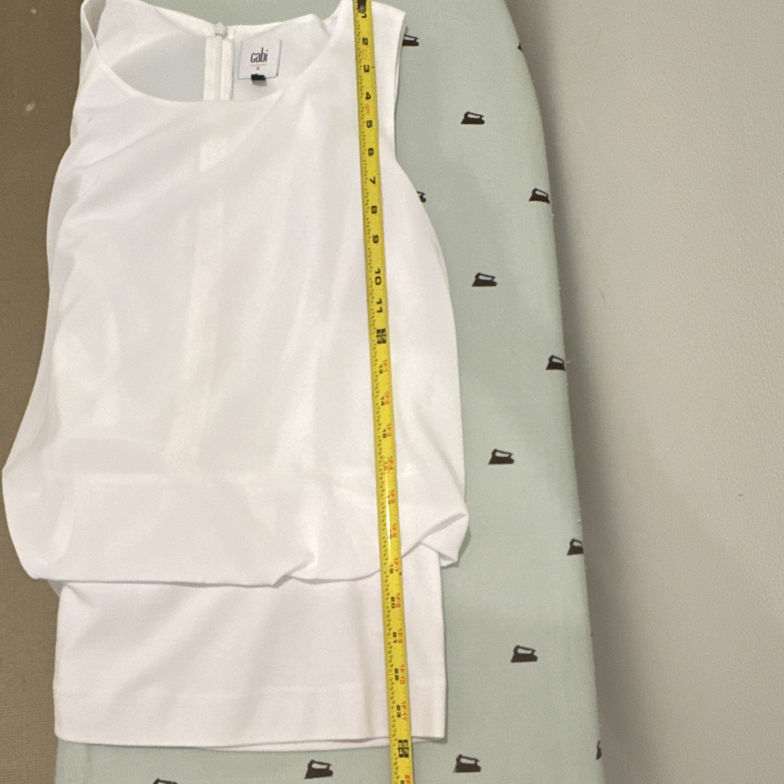CAbi Woven Layered Zip Stretch Round Neck Sleeveless Blouse White Women’s S