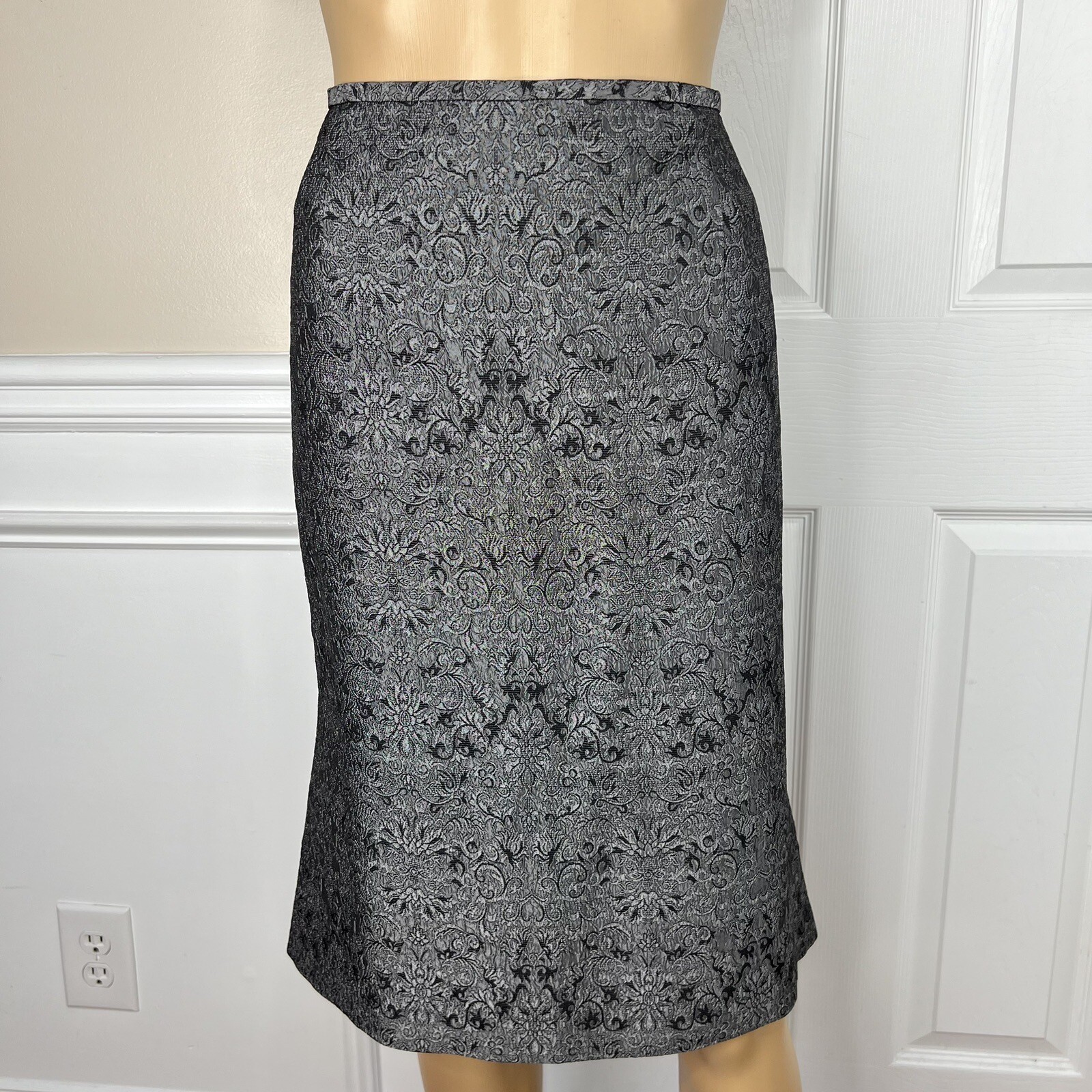 John Meyer Polyester Rayon Skirt Suit 12 Gray Floral Faux Fur Collar Timeless