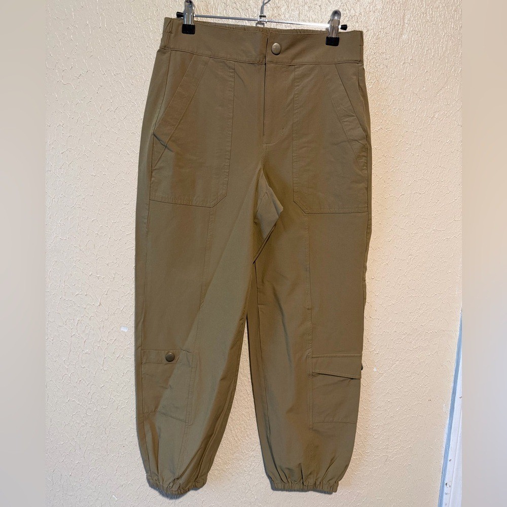 CAbi Galaxy Cargo Pocket Tan Pants 6480 Size Medium