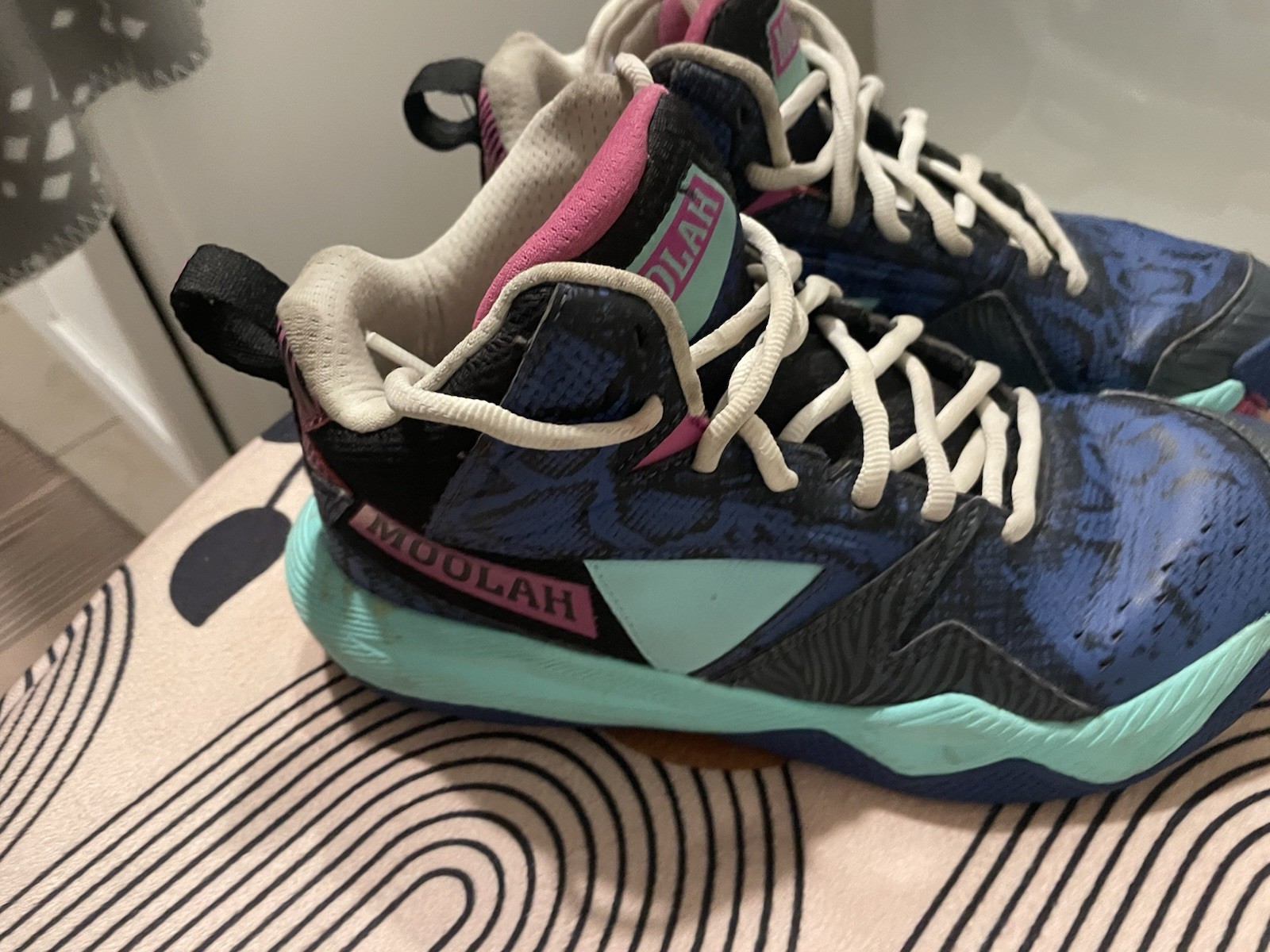 Moolah Unisex Kids Mid Top Lace-Up Athletic Sneakers Blue/Black Aqua Pink 4.5