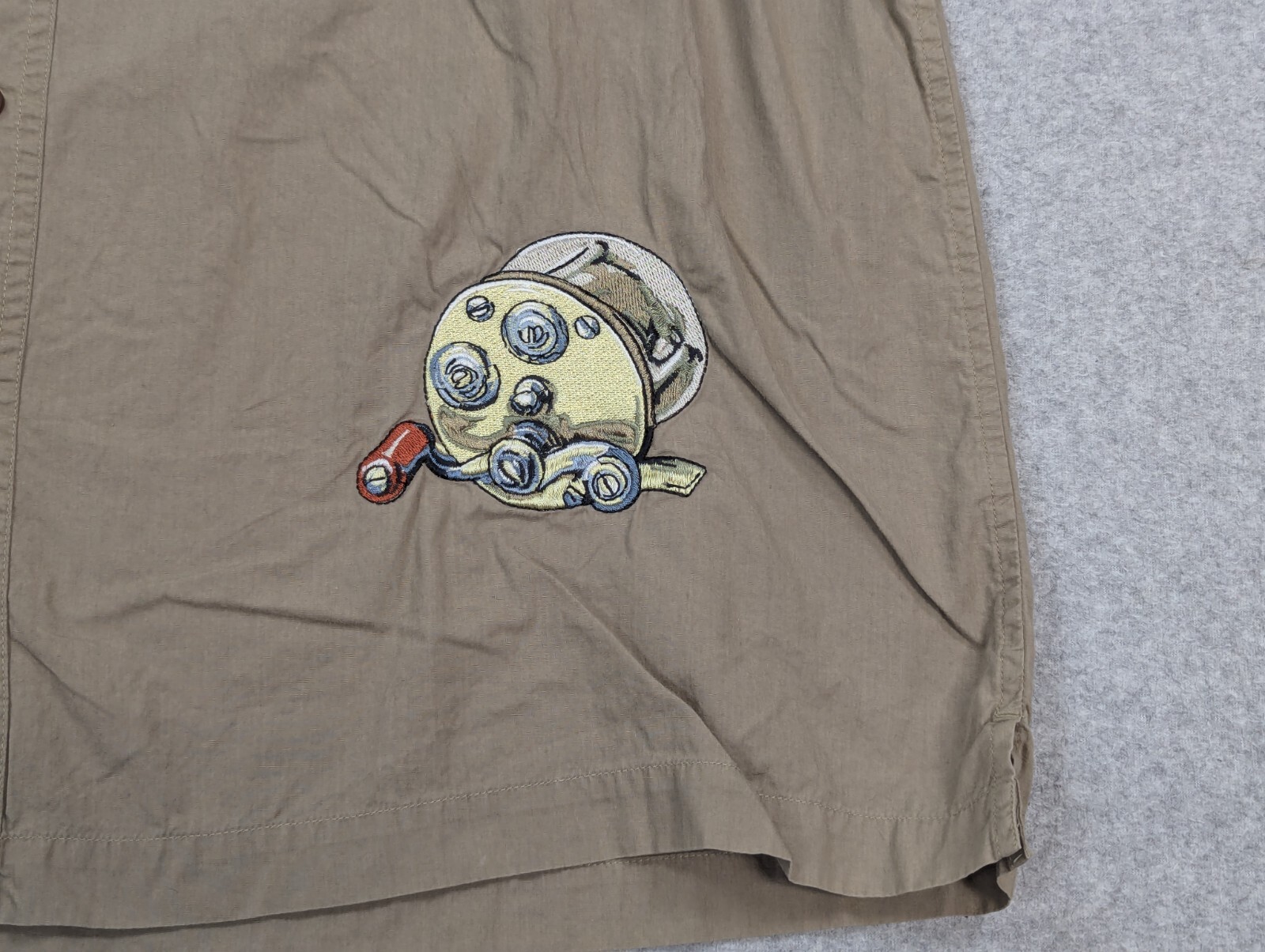 Clearwater Shirt Mens Extra Large Beige Fishing Outdoors Lures Reels Vented