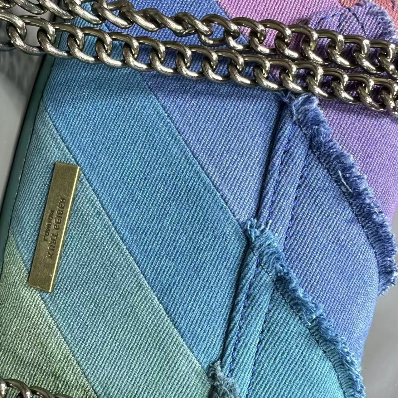 Kurt Geiger London Rainbow Patchwork Crossbody Bag Frayed Eagle 21×8×15 cm