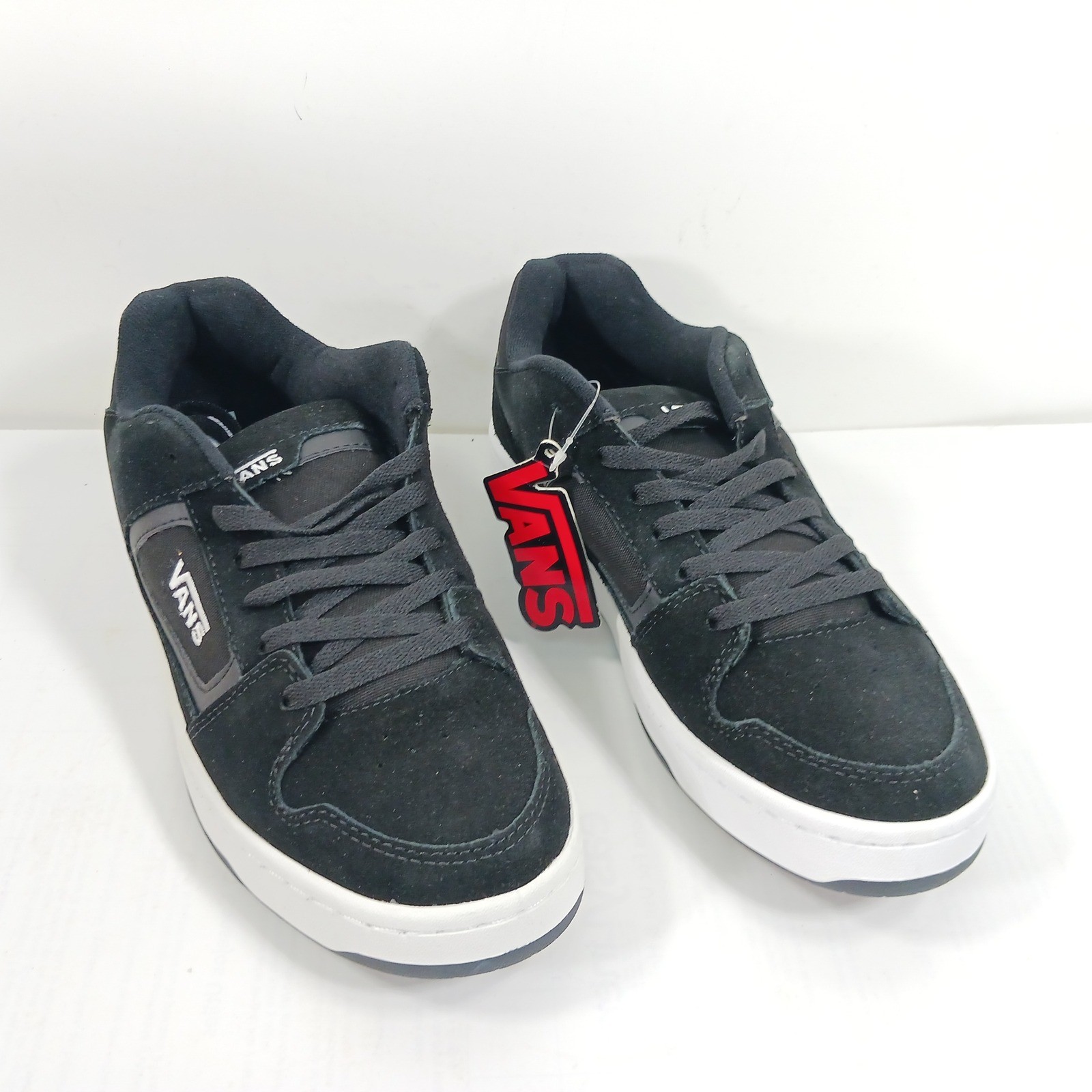 Vans Seldan Mens 8.5 Black White Suede Canvas Low Top Skate Shoes 500664