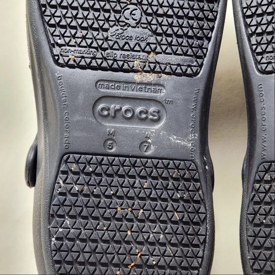 Crocs At Work Bistro Clogs Slip Resistant Waterproof Unisex W-7 M-5