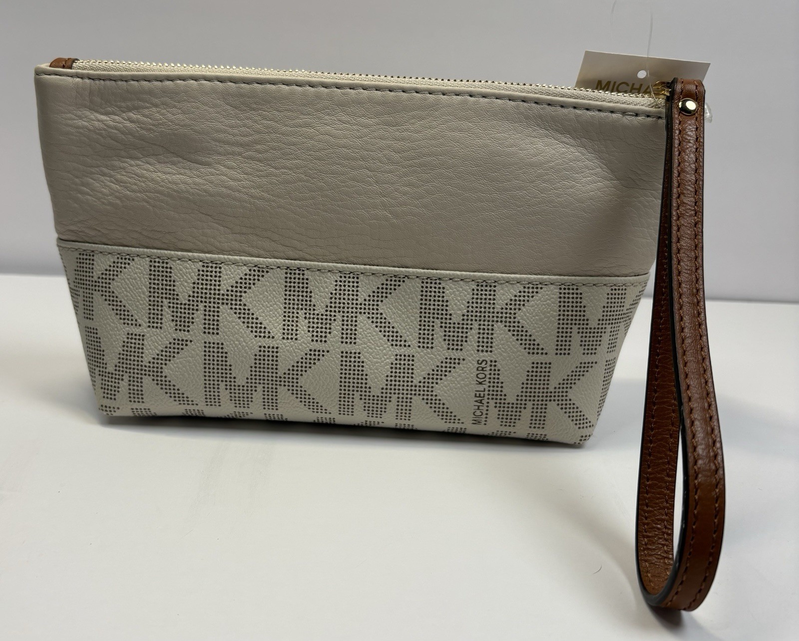 Michael Kors Fulton Wristlet Pouch NWT Vanilla Cream Logo Zip Clutch Bag