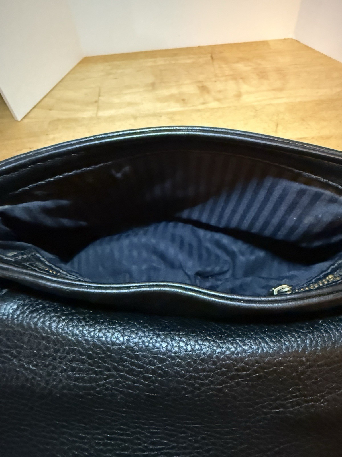 Coach 1997 Vintage G7M-4929 Sonoma Small Full Flap Black USA Full Grain Cowhide