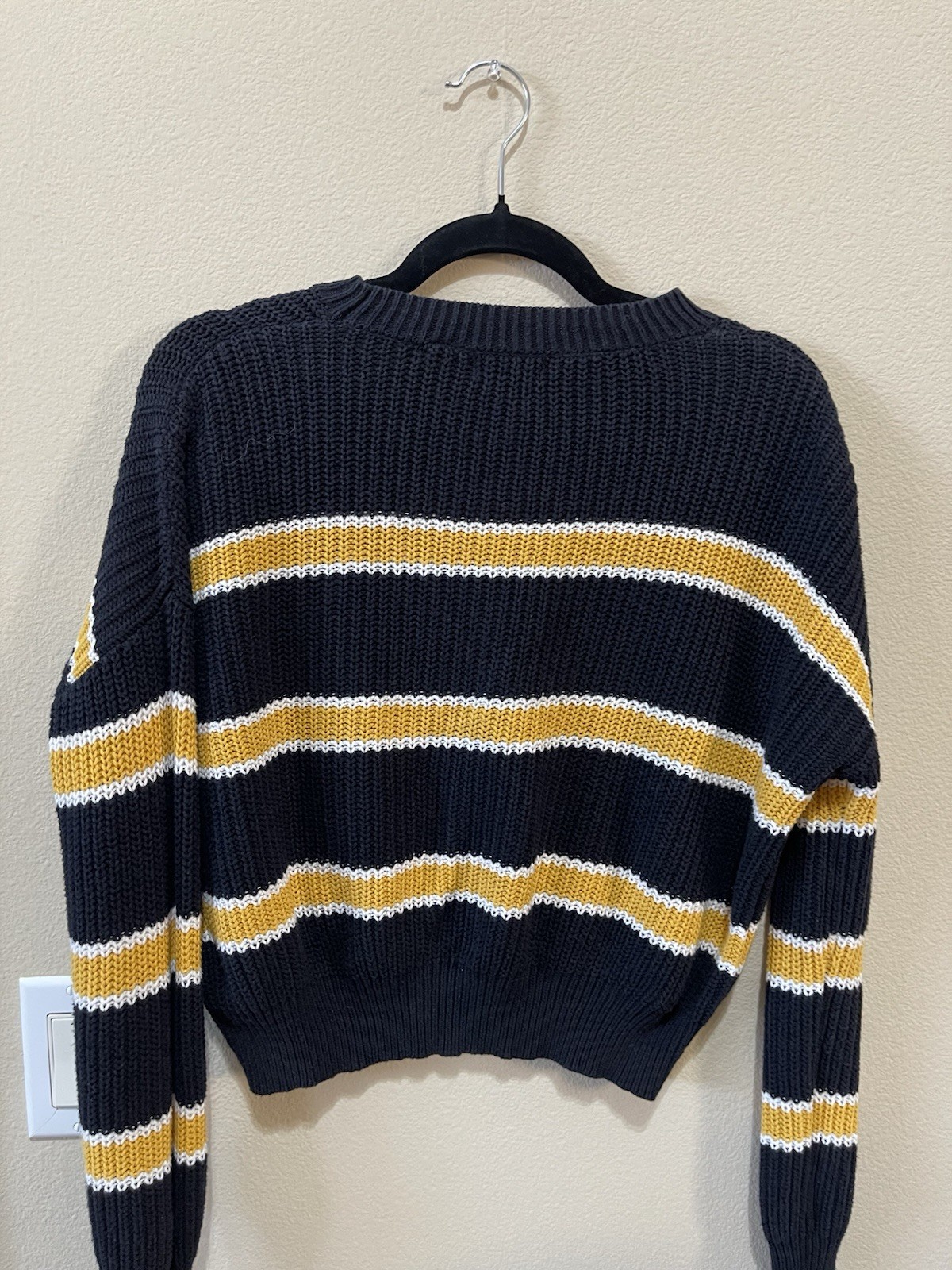 Ambiance Apparel Sweater Womens Size S Beige Red Blue Gray Knit Crop Boxy