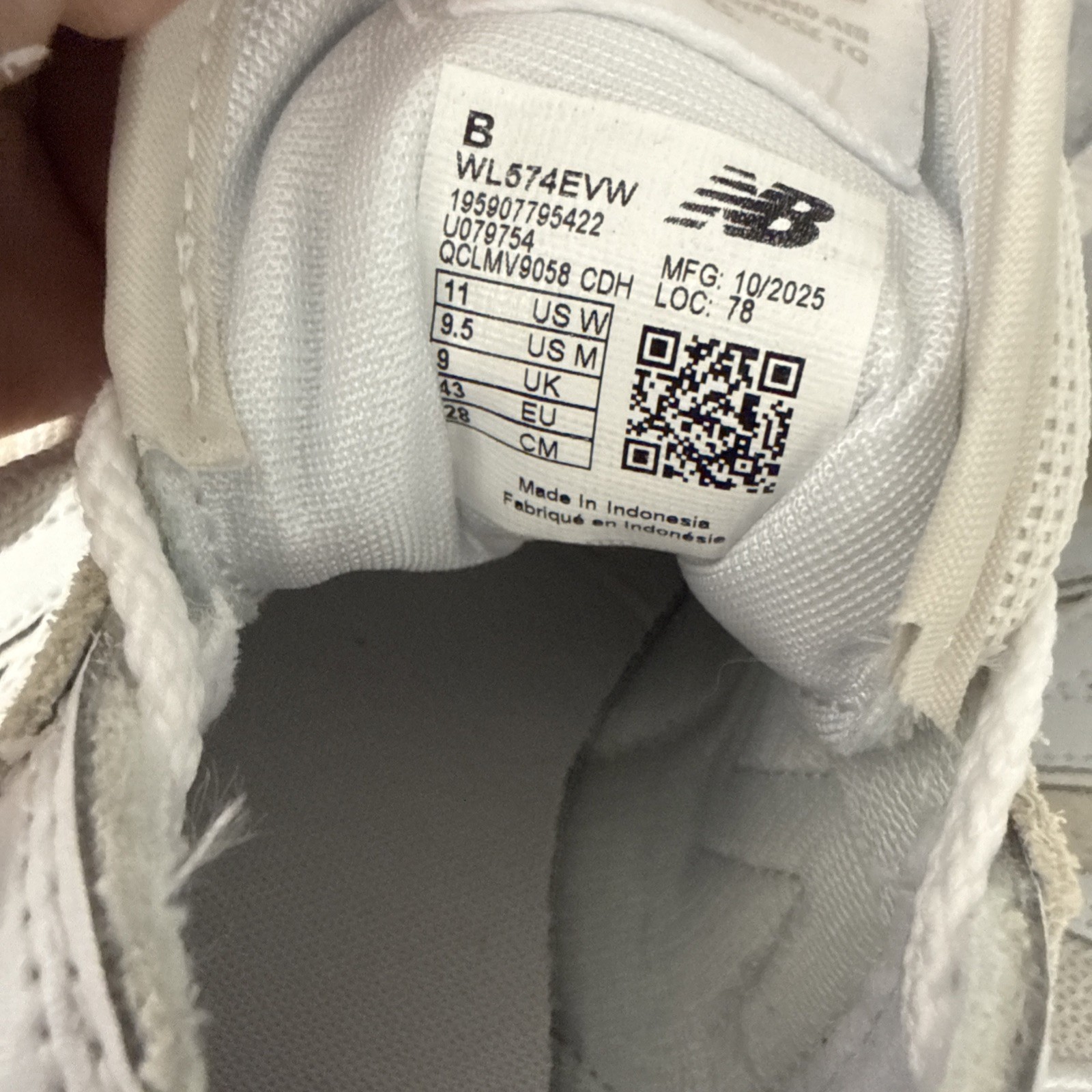 New Balance 574 cream trainers sneakers sz 11 women’s New No Box