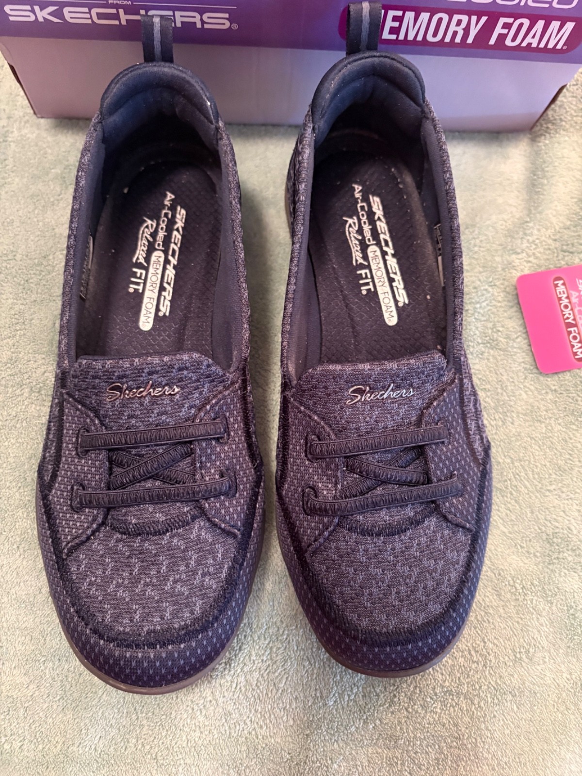 Skechers Size 6 Women’s Relaxed Fit Air Cooled Memory Foam Navy Slip-on