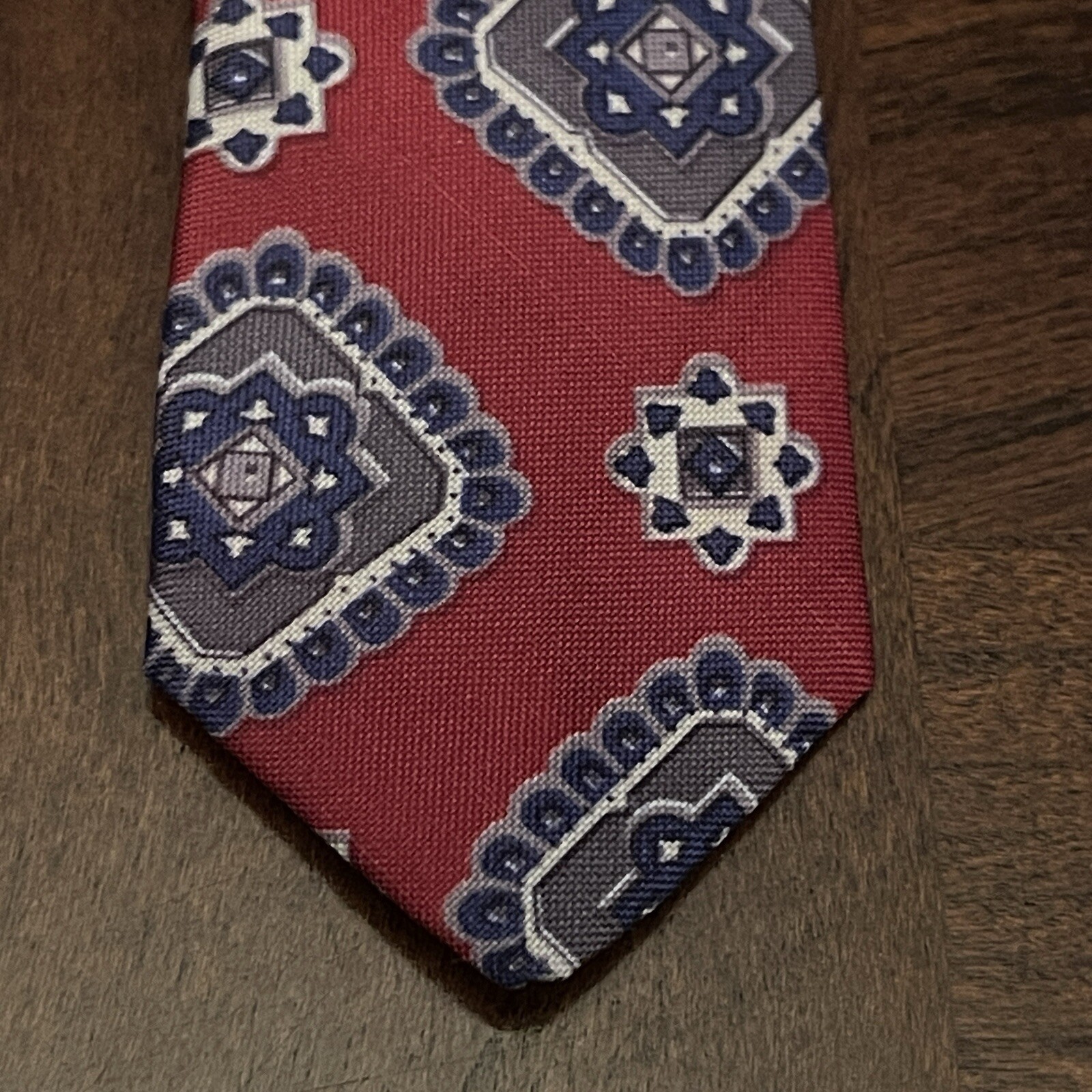 Vintage Manhattan 100% Polyester Men’s Neck Tie Made In Dominican Republic ￼