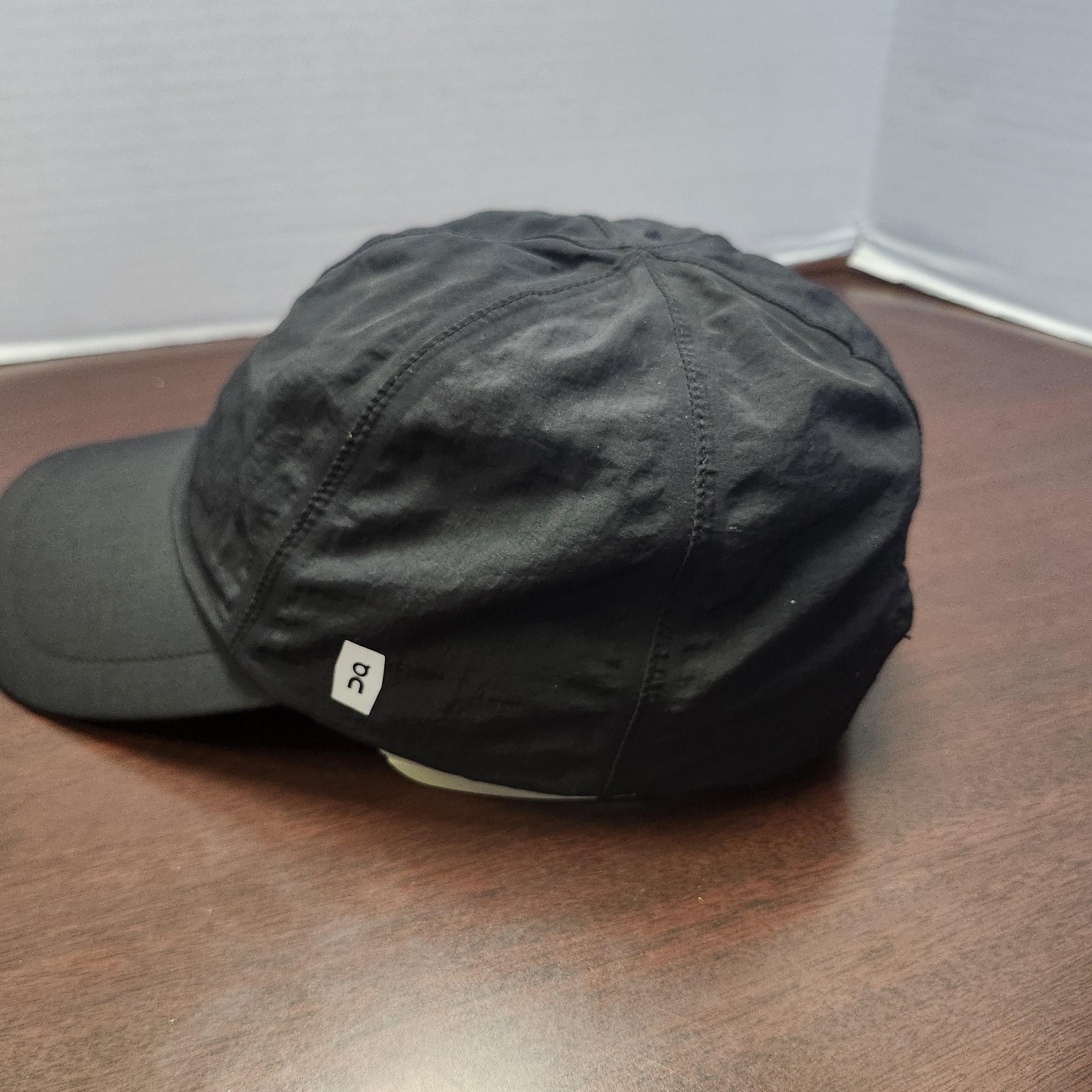 Oncloud Hat Cap Strap Back Mens Black Lightweight Athletic Running Mesh