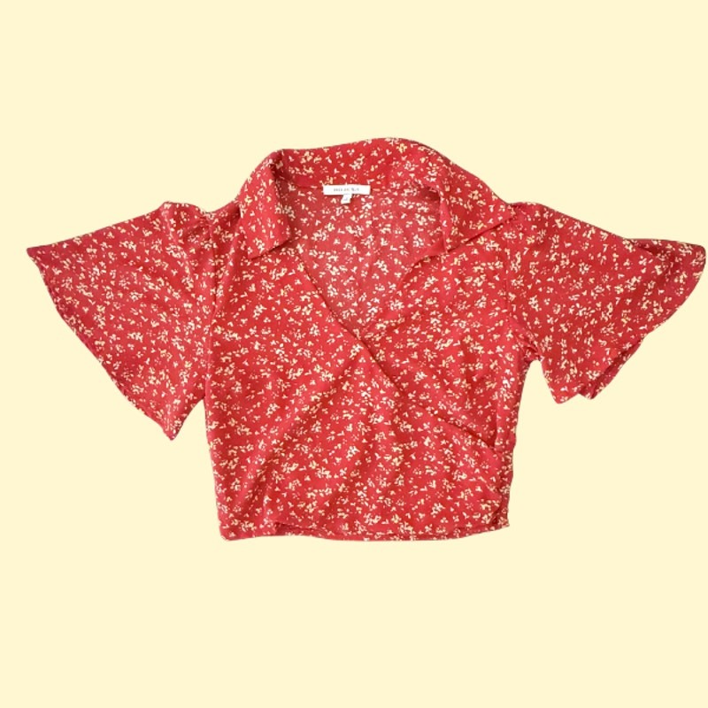 Skies Are Blue Anthropologie Red Floral Flutter Sleeve Crop Blouse Size XS