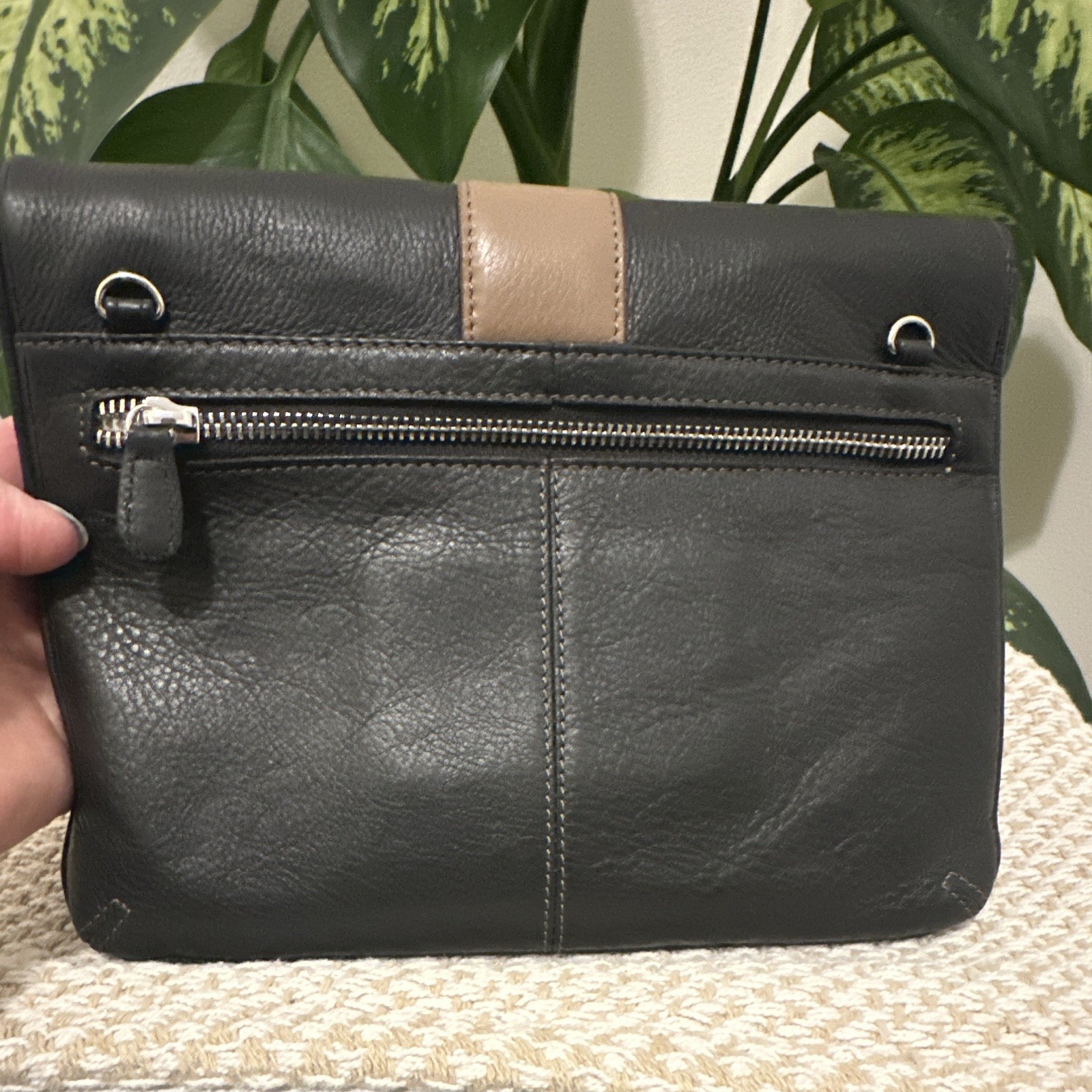 Brighton Black Tan Geometric Crossbody Silver Buckle Zip Magnetic Lined Pockets