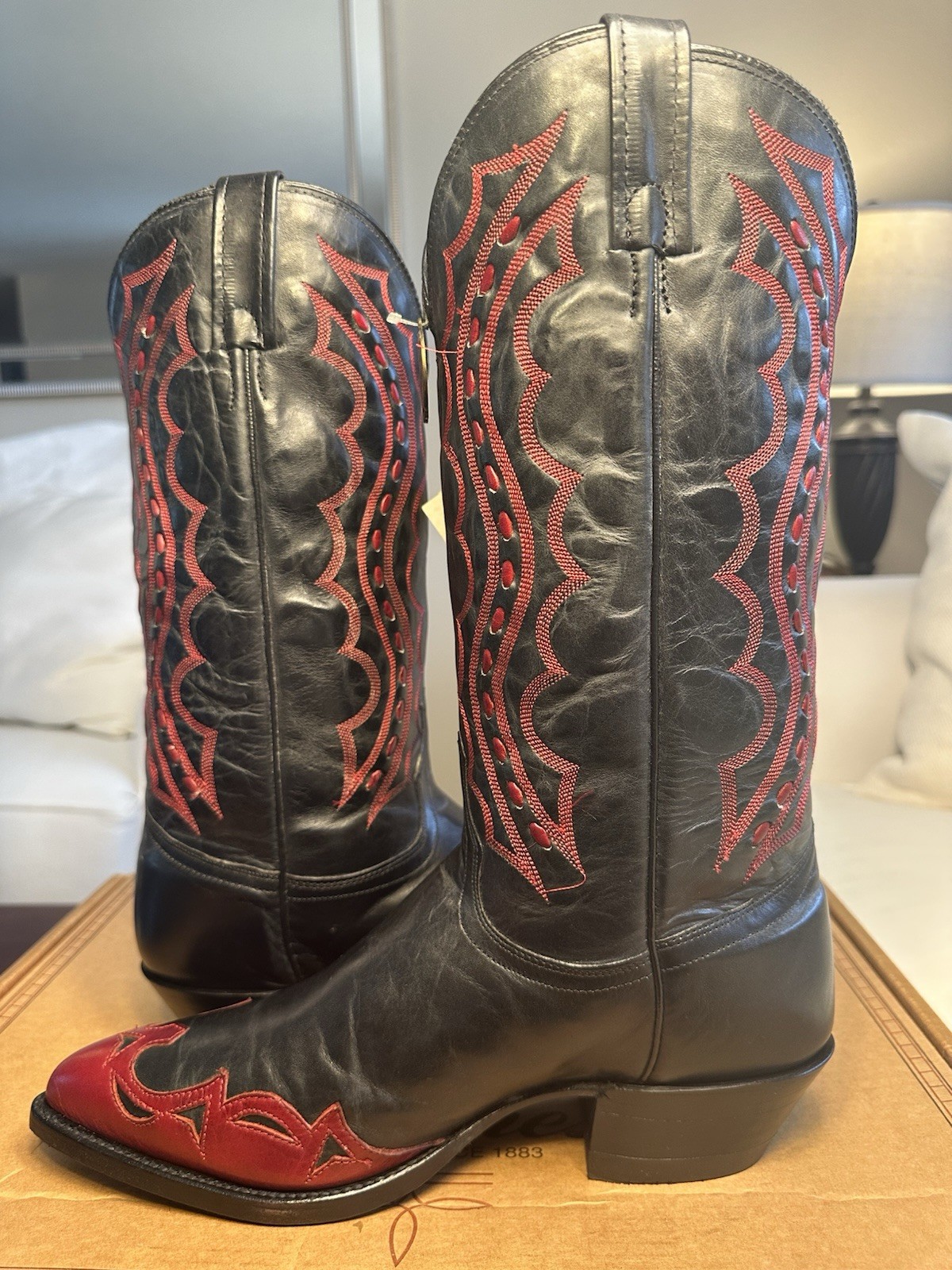 J Chisholm Men’s Handcrafted 1990’s Joe Diffie Black/Red Wing Tip Boots Size 10D