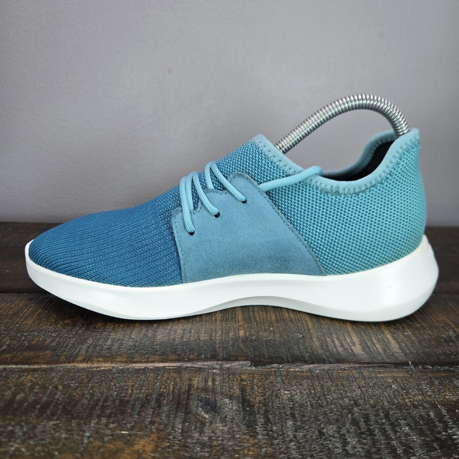 Vessi Everyday Classic Womens Size 7 Waterproof Shoes Sneakers World Water Day