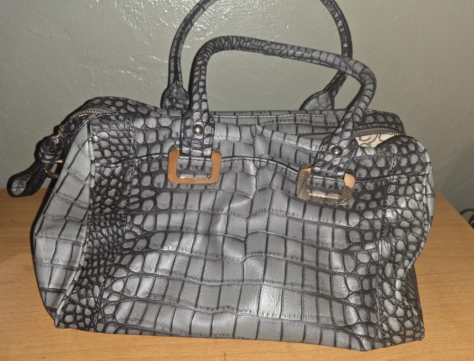 GUESS Gray/Black Croc Embossed Satchel Top Handle Bag With Wallet