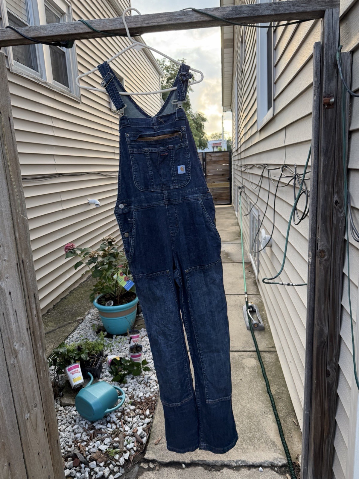 Carhartt Women’s Blue Denim Bib Overalls Size 4/6 Reg Chest Pocket 102443