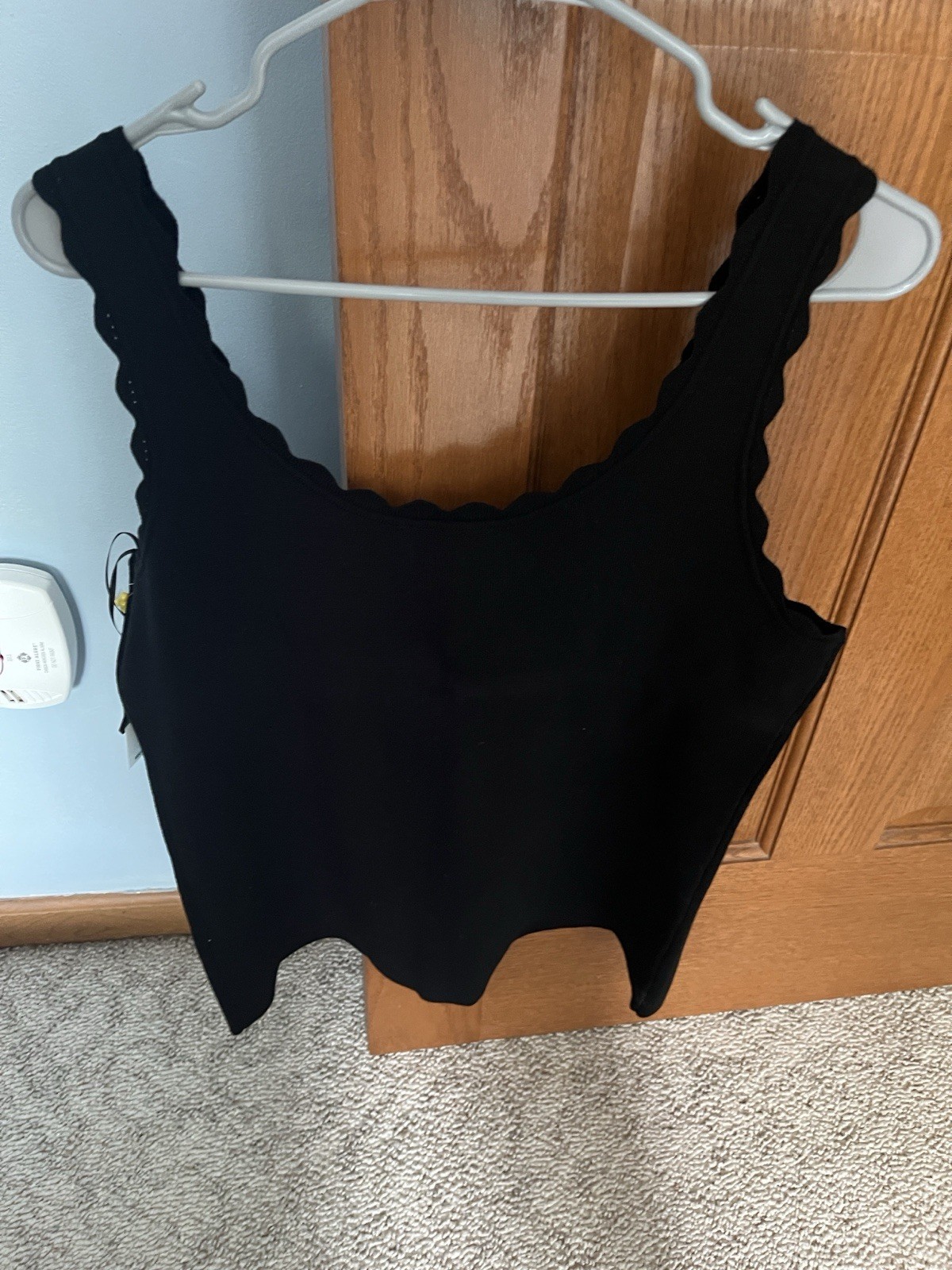 CeCe Black Scalloped Scoop Neck Knit Tank Top Wide Strap Size L