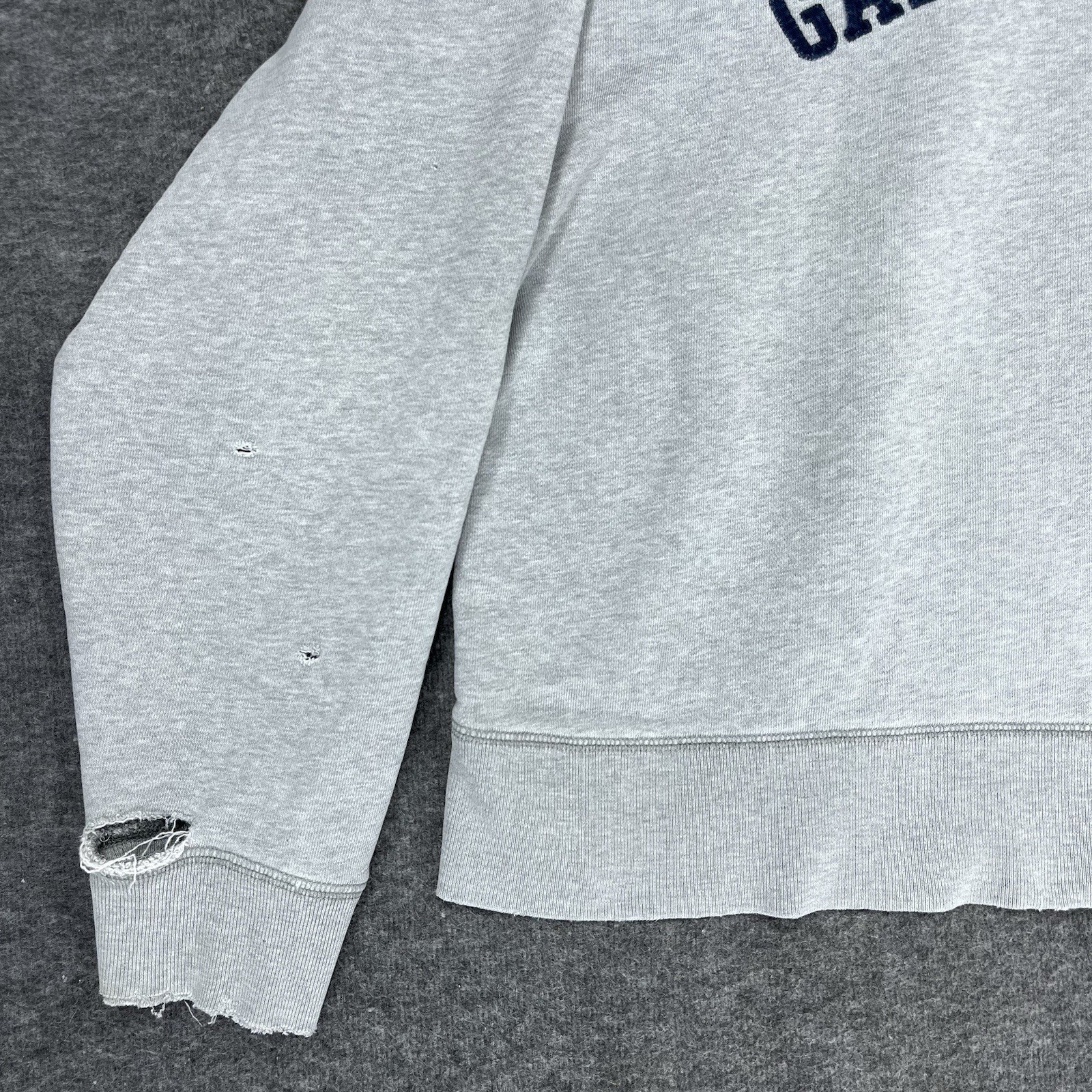 Vintage Gap Sweatshirt Men’s Small Gray 90s Y2K Boxy Athletic Distressed