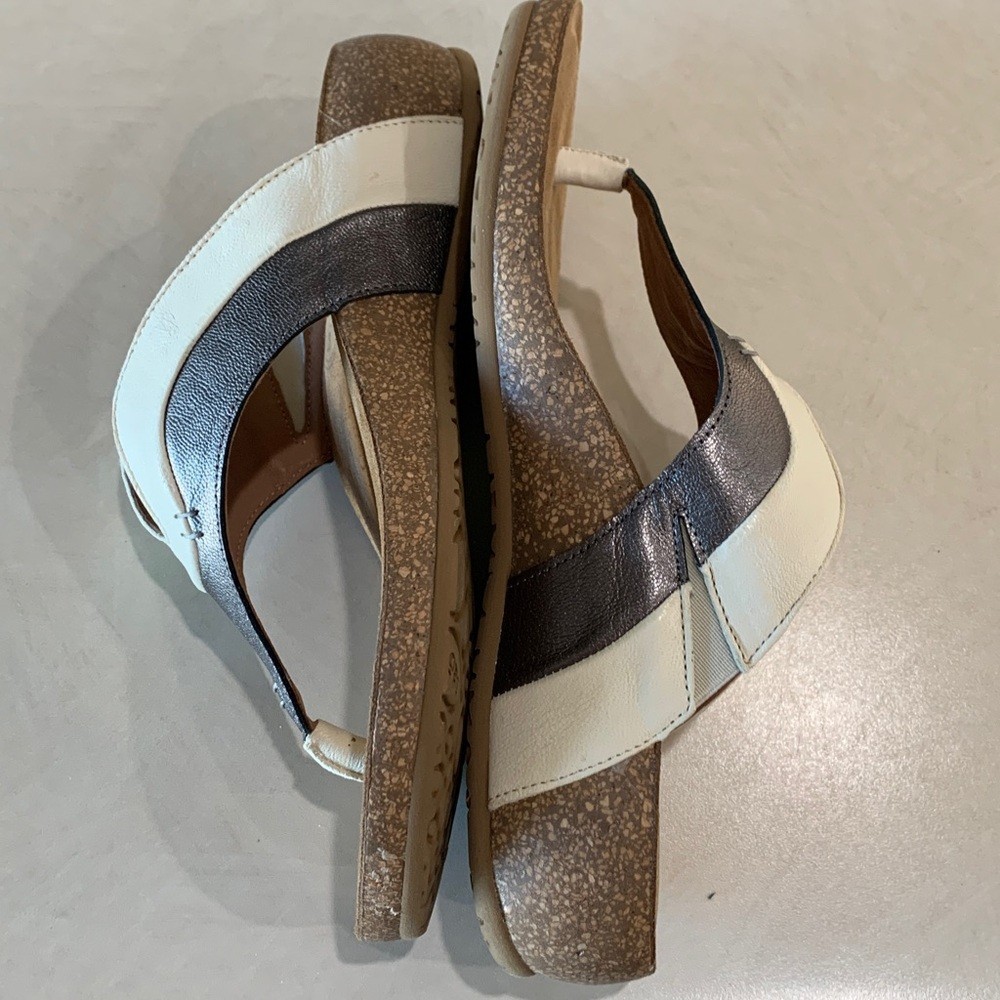 Taos Cream Silvery Gray Sandals Size 7-7.5 Comfort Wedge Shoes