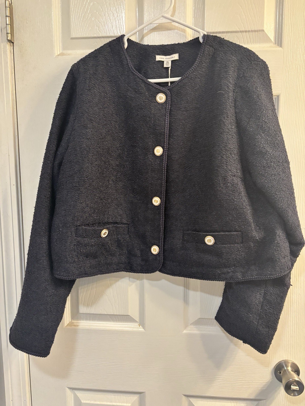 Free Assembly Women’s cropped blazer size 2XL
