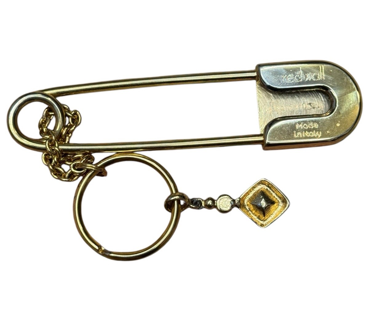 VTG Moschino Punk Chic Safety Pin Charm Keychain, Redwall Italy, 1×4” Y2K 80’s