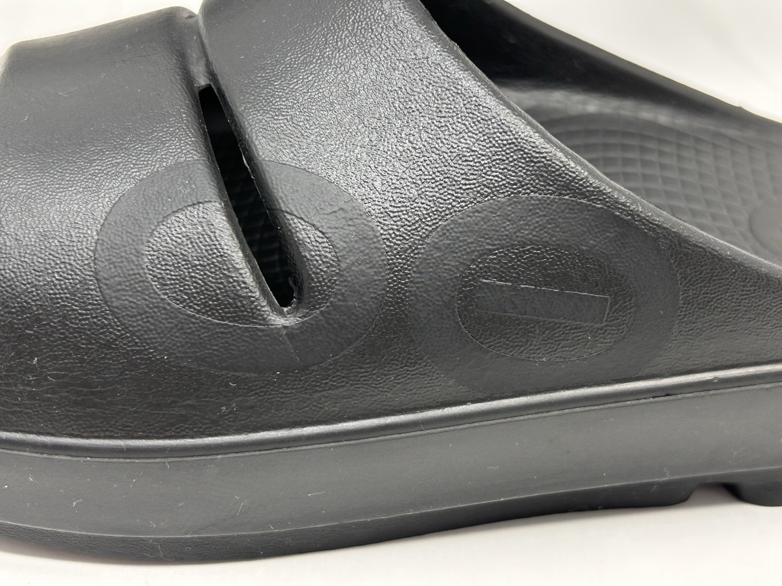 OOFOS OOahh recovery slide sandals Unisex Black Men’s 8 Women’s 10 Excellent