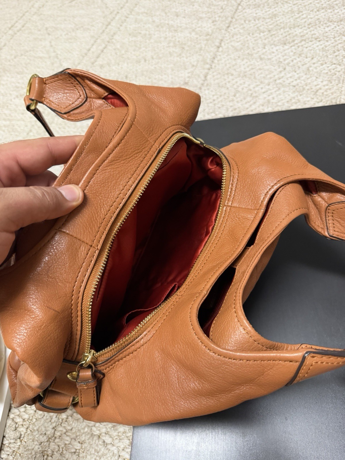 🔥 Authentic COACH Madison Phoebe Leather Hobo – Saddle/Tan 🔥