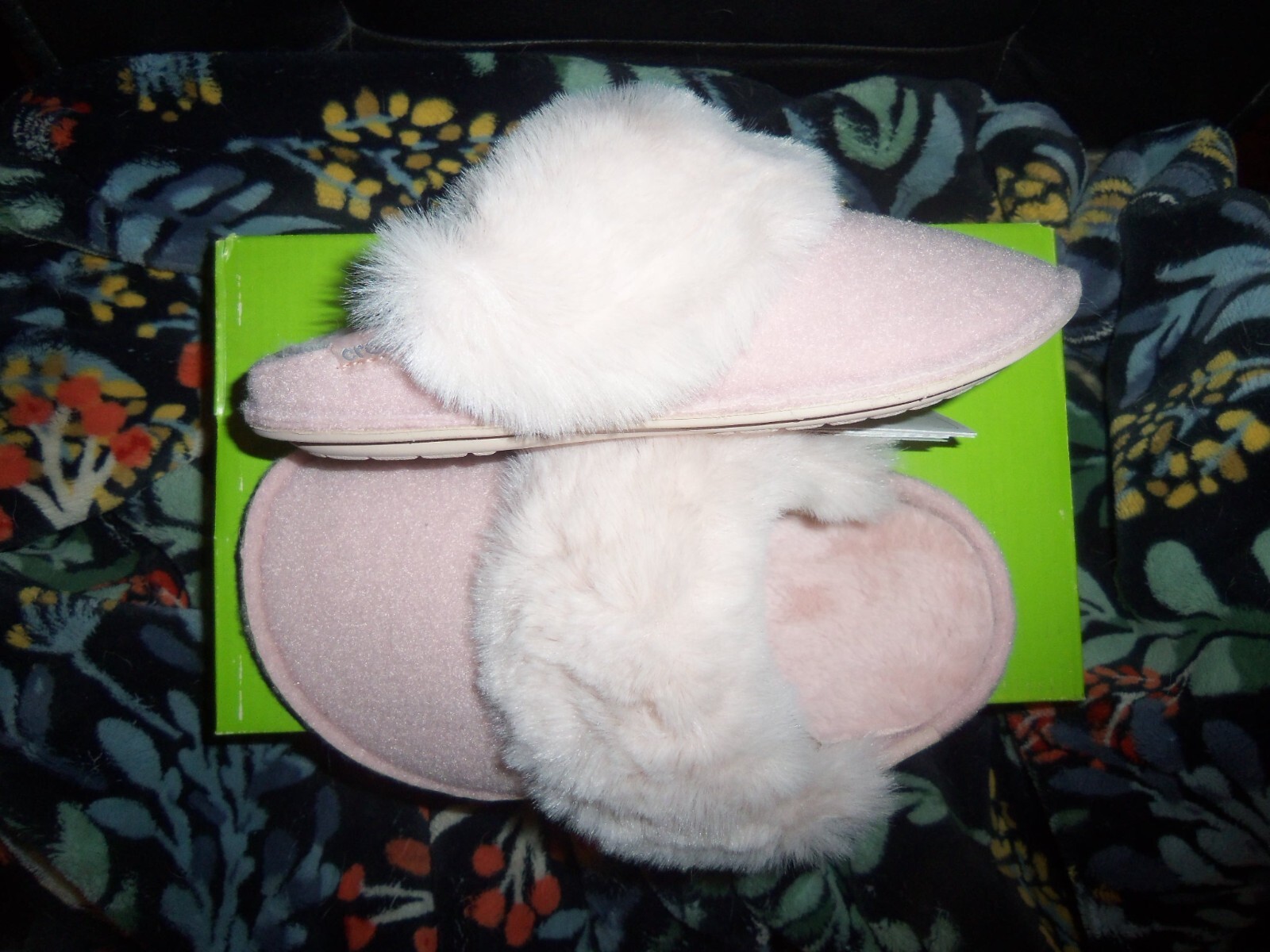 Crocs Classic Luxe Pink Rose Dust Fur Fuzzy Scuff Slippers Mule Kids W 4/M 2 New