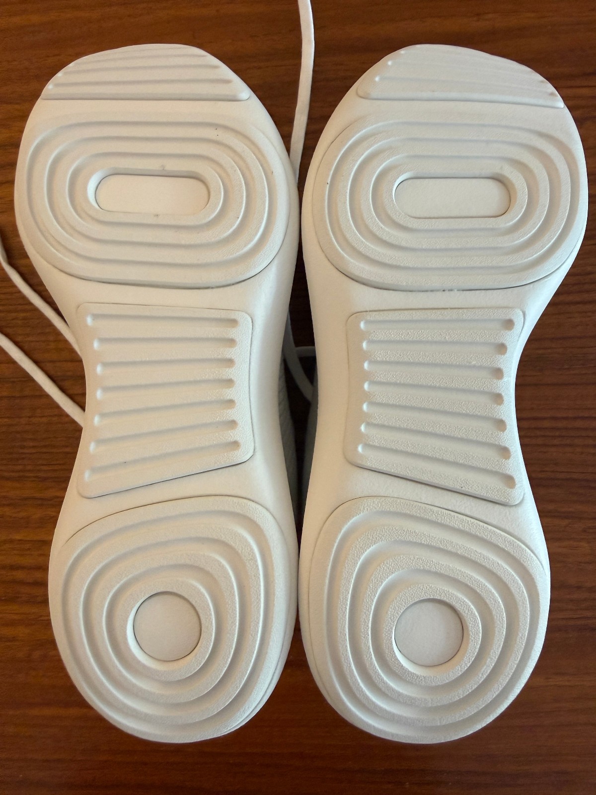 Allbirds Womens Strider Shoes “Blizzard” model size 9.5 White