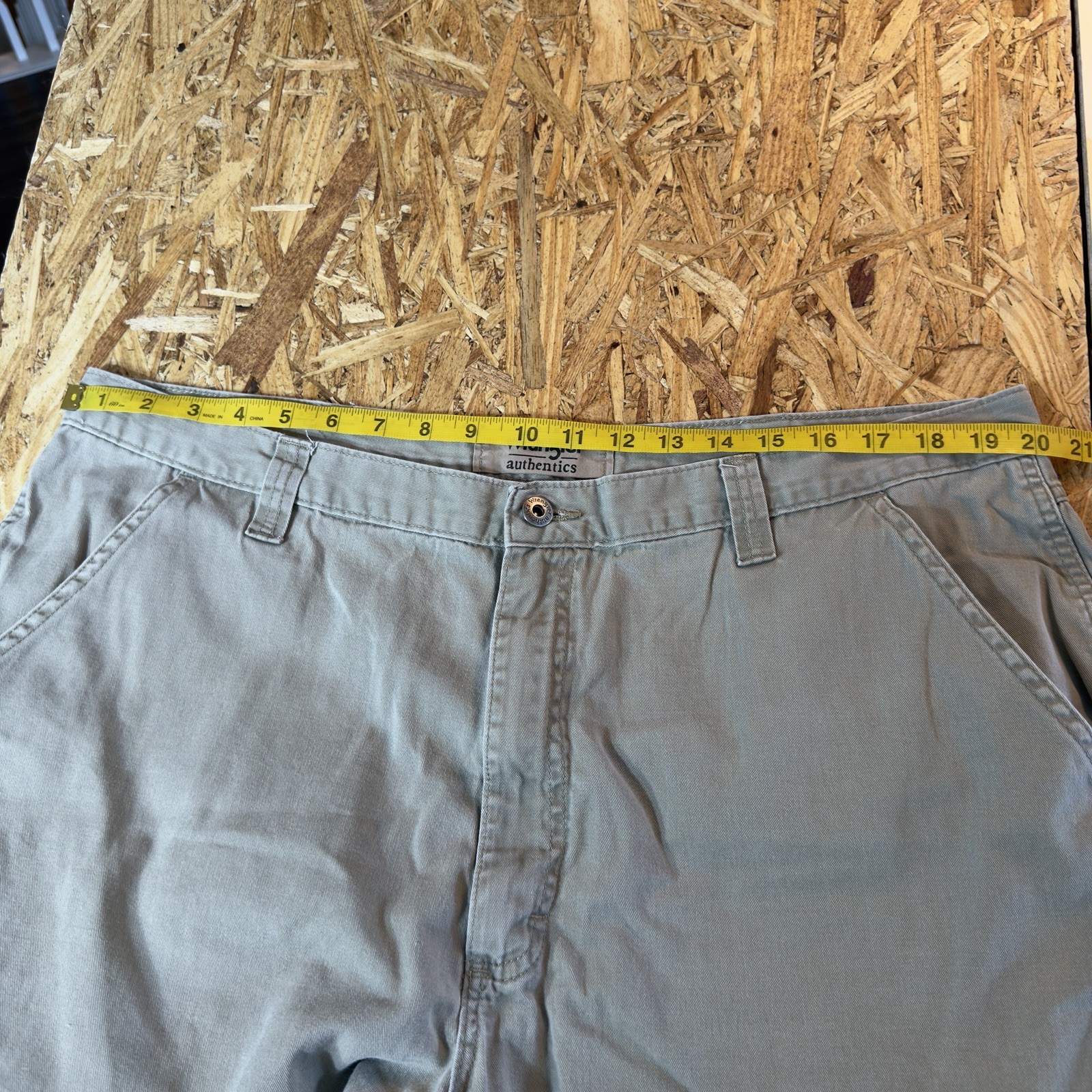 Wrangler Men’s Gray Cotton Twill Cargo Pants Pockets Flat Front Straight 40
