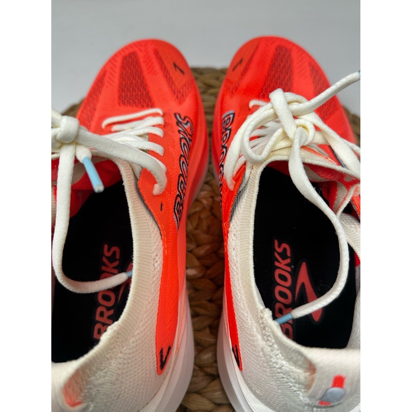 BROOKS Hyperion Max 3 Running Shoes Coconut Fiery Coral Atomizer Size 9 Women’s