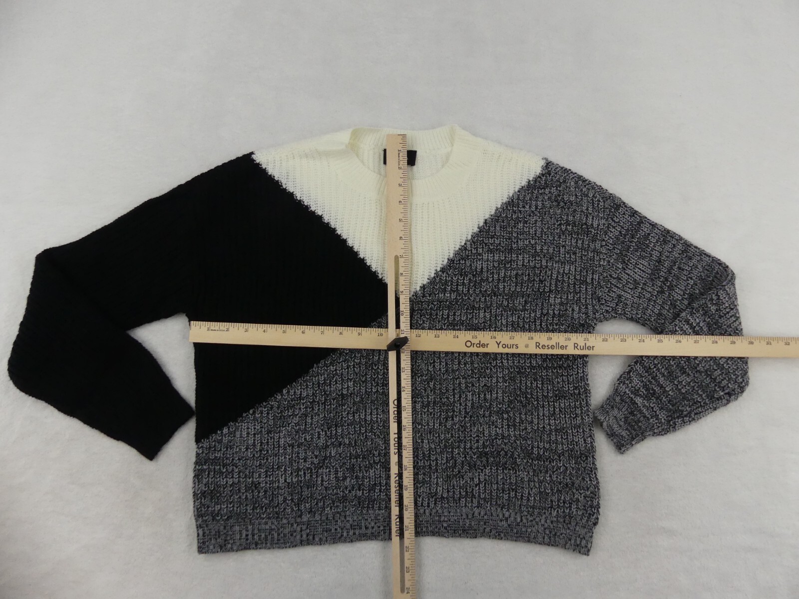 By & By Sweater Womens Large White Black Gray Knit Pullover Crew Neck