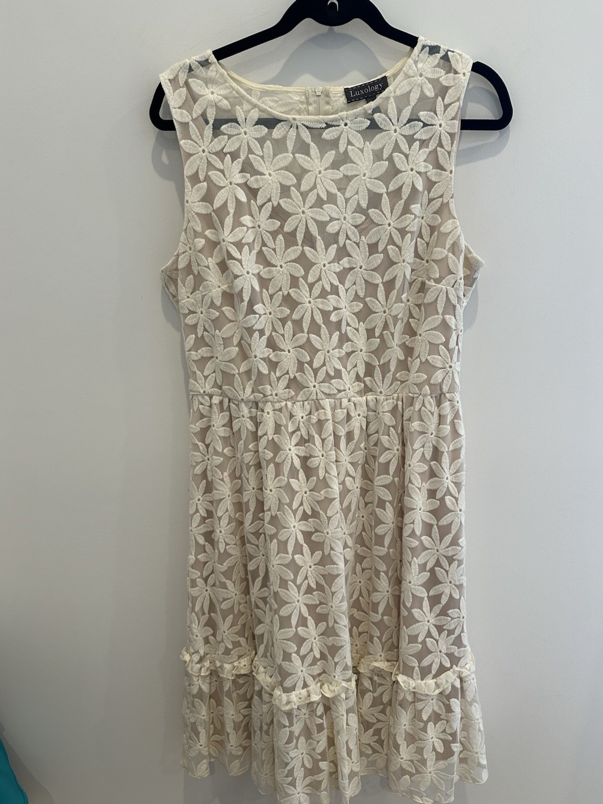 Luxology Ivory/Beige Floral Lace Round Neck Sleeveless Lined Zip Dress – 12