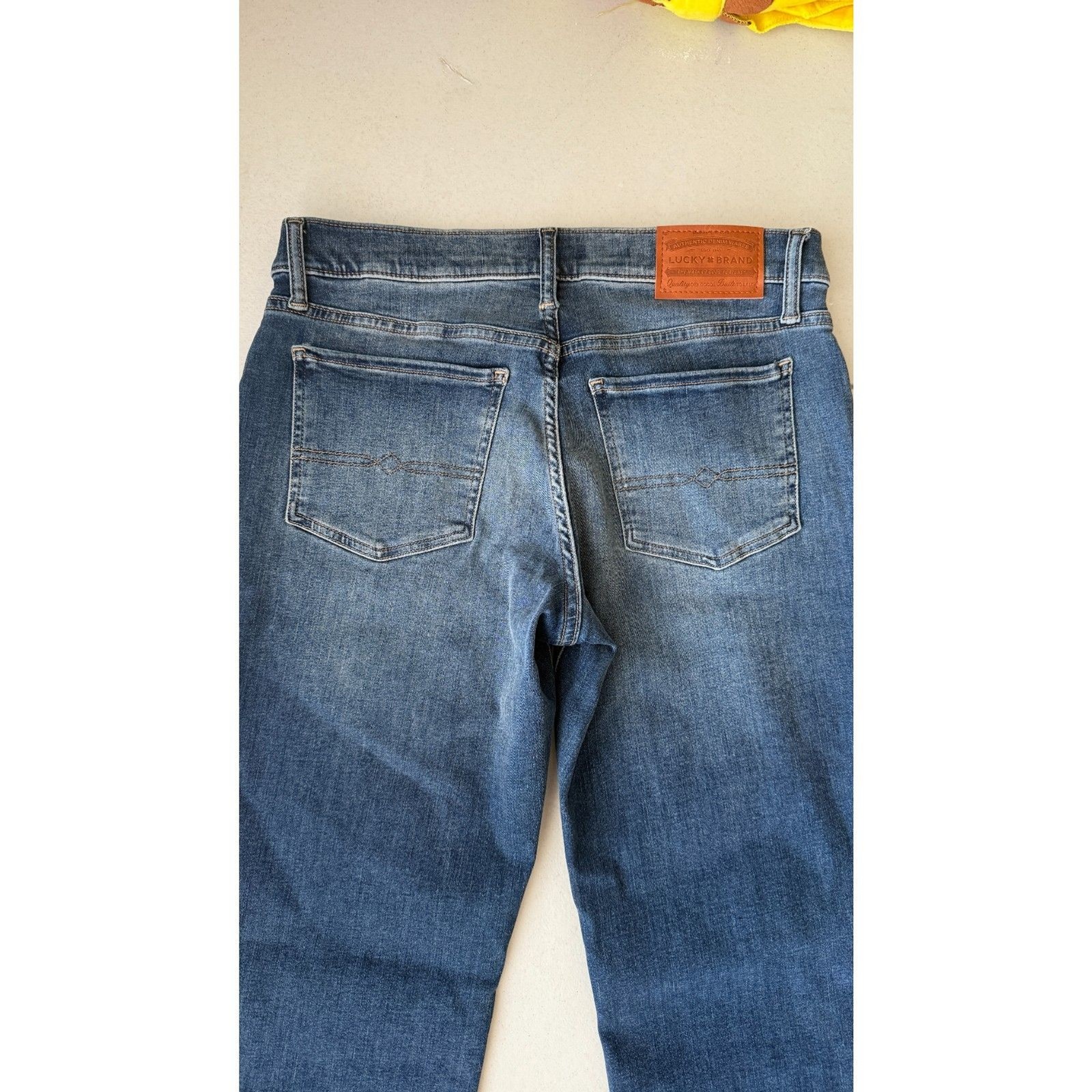 Lucky Brand Sweet Mid Rise Straight Jeans Blue Denim Size 8/29 R